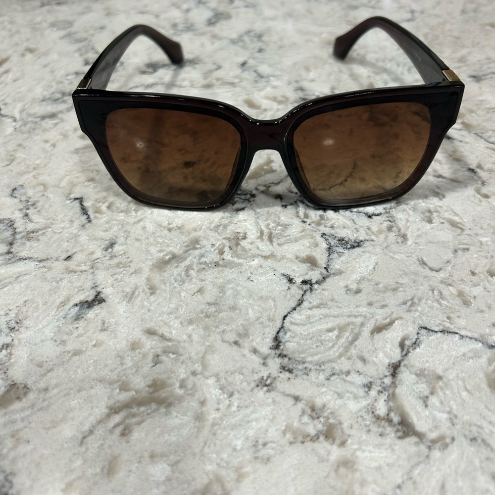Burberry Sunglasses - Picture 2 of 6